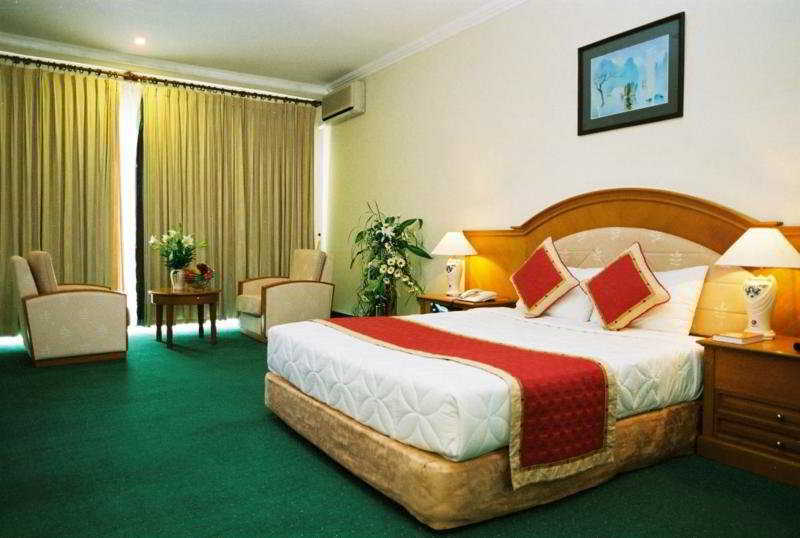 Sai Gon Ha Long Hotel Extérieur photo